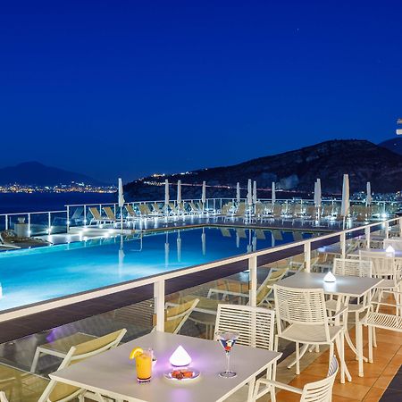 Art Hotel Gran Paradiso Соренто Екстериор снимка
