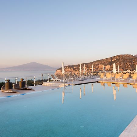 Art Hotel Gran Paradiso Соренто Екстериор снимка