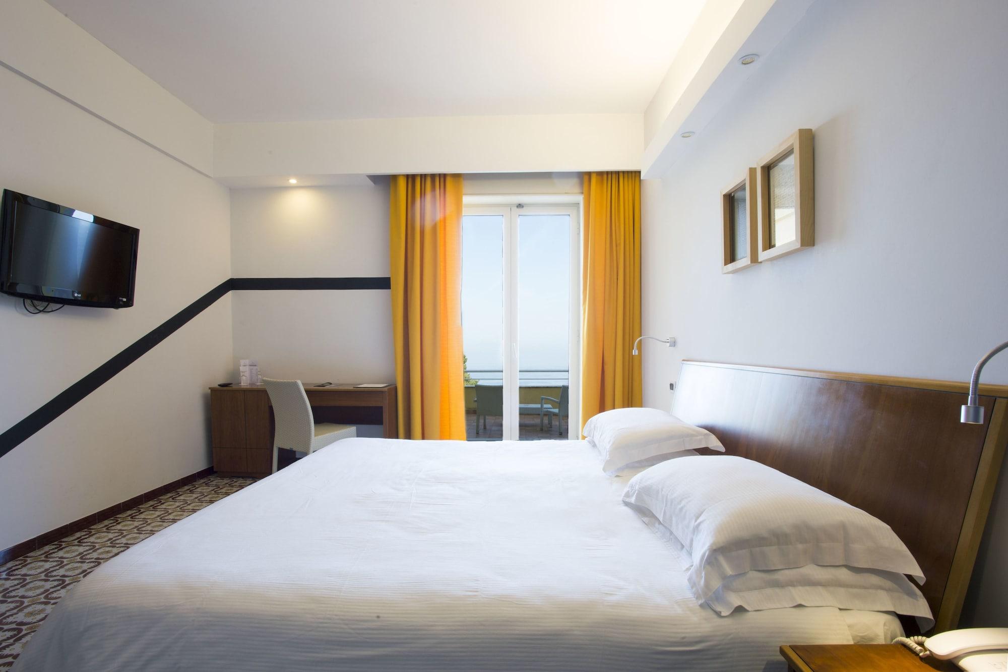 Art Hotel Gran Paradiso Соренто Екстериор снимка