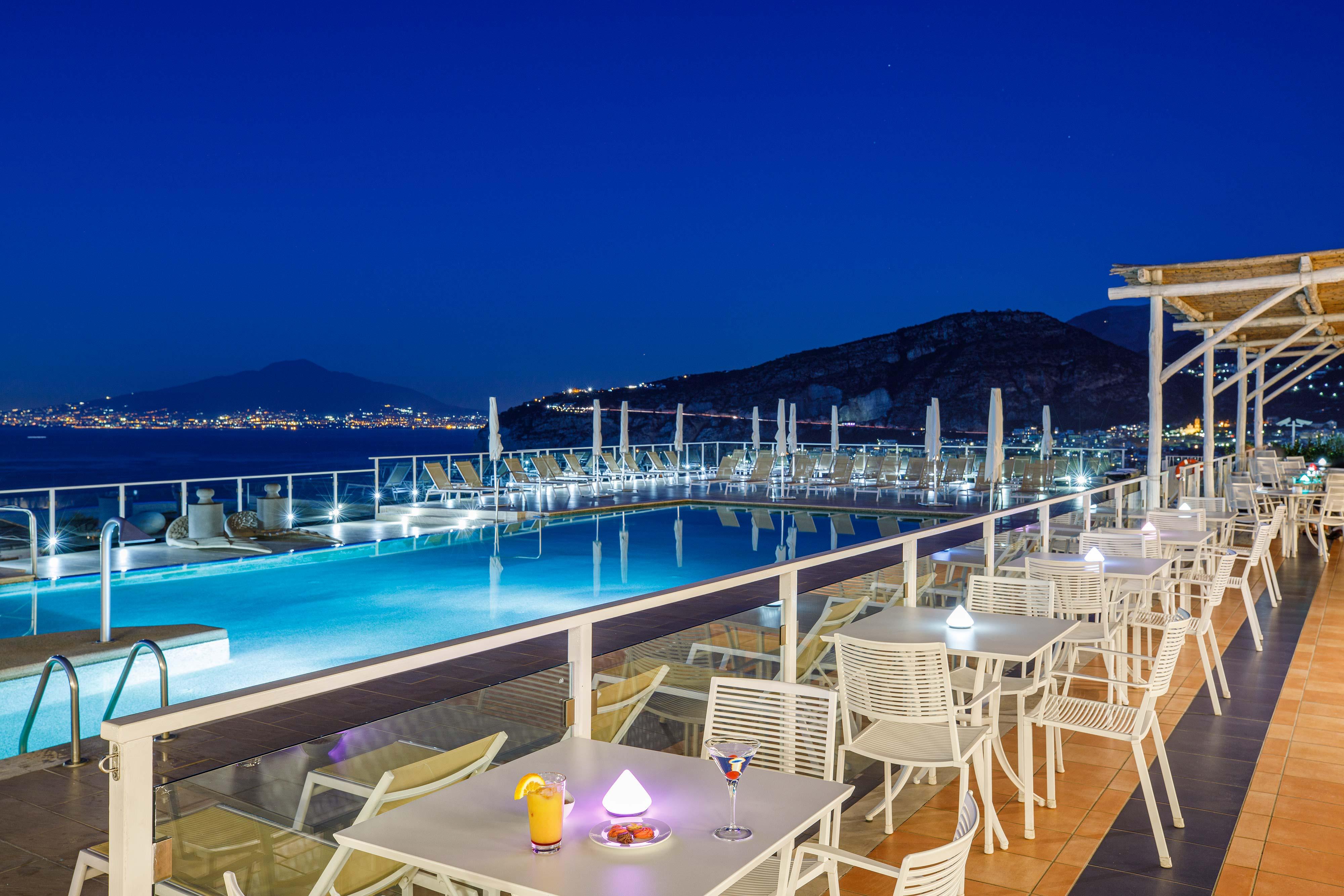 Art Hotel Gran Paradiso Соренто Екстериор снимка