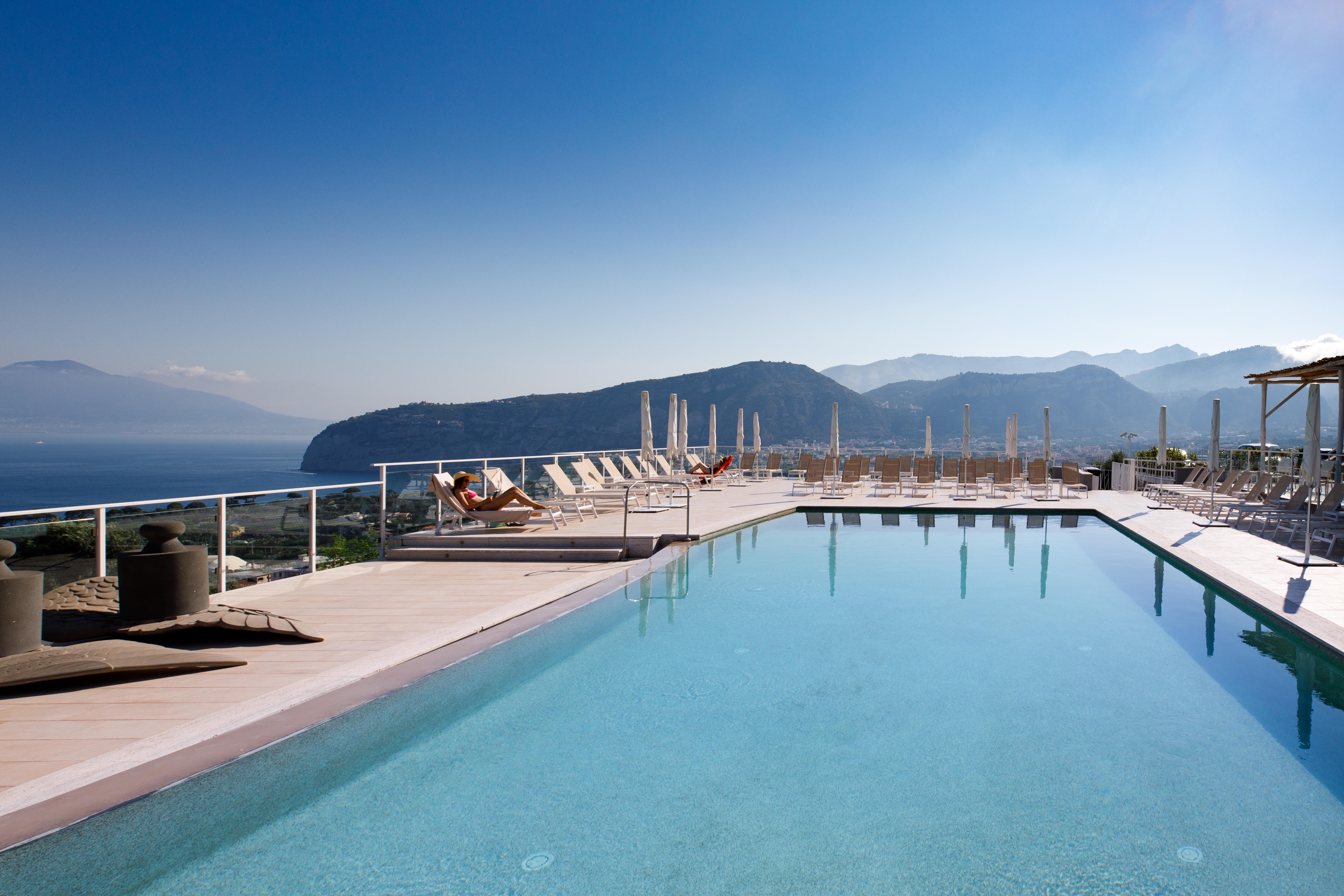 Art Hotel Gran Paradiso Соренто Екстериор снимка