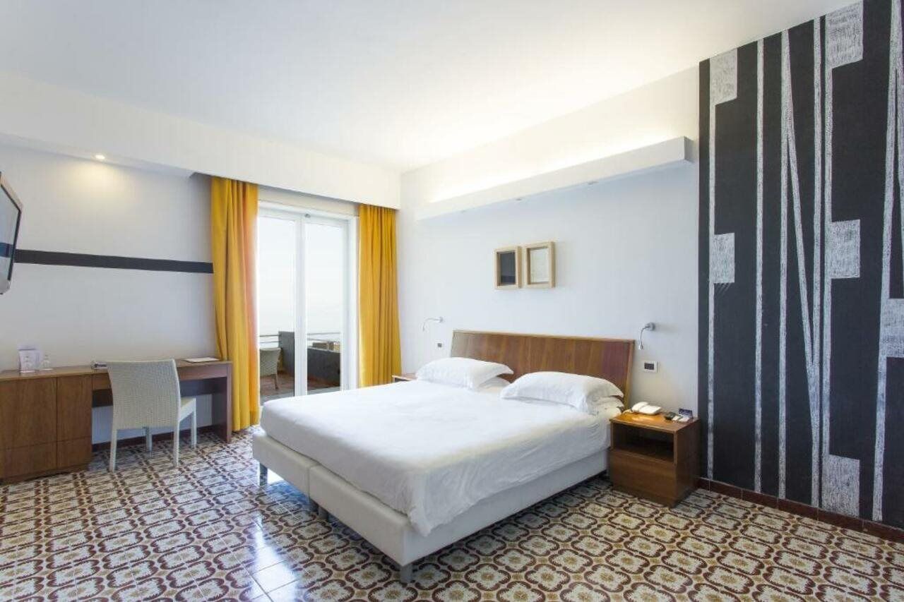 Art Hotel Gran Paradiso Соренто Екстериор снимка